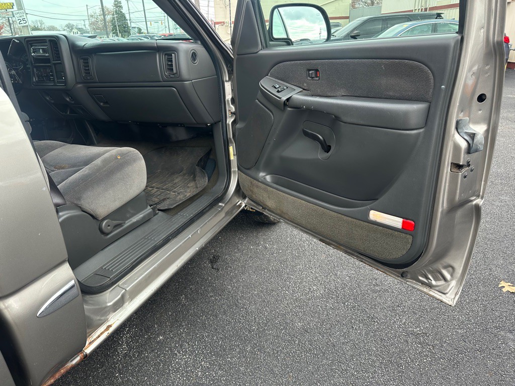 2003 GMC Sierra Image 21