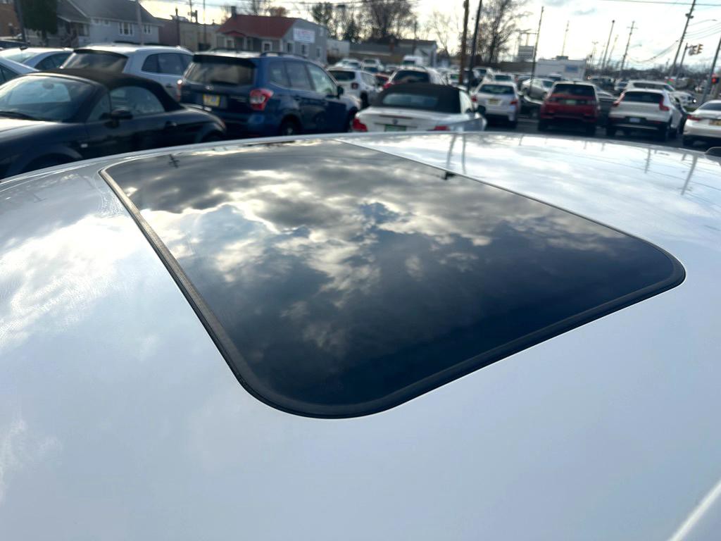 2013 Volkswagen Golf Image 9