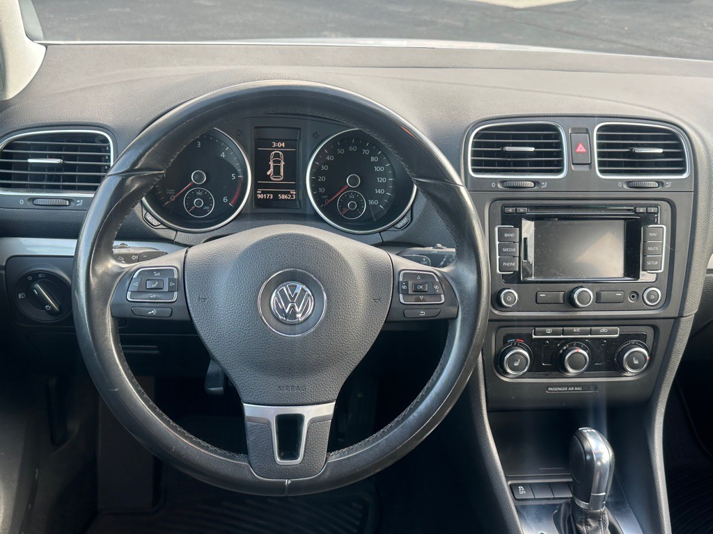 2013 Volkswagen Golf Image 14