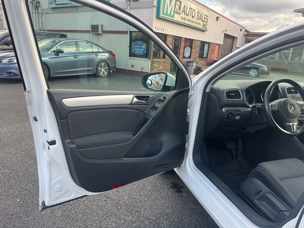 2013 Volkswagen Golf Image 22