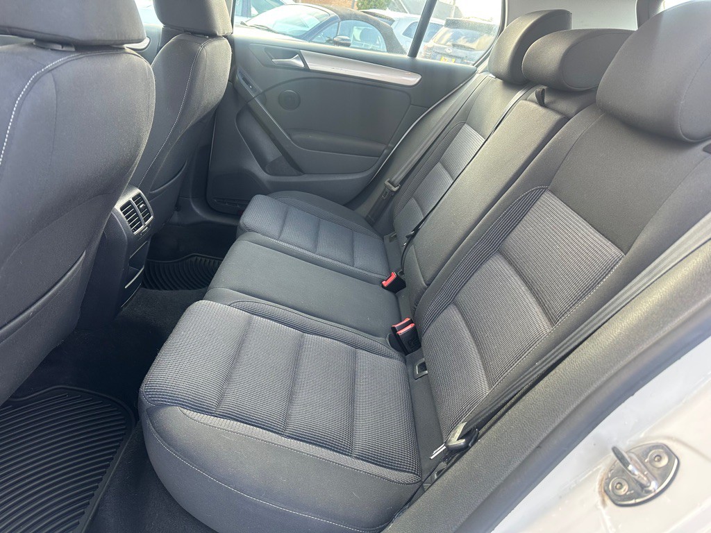 2013 Volkswagen Golf Image 23