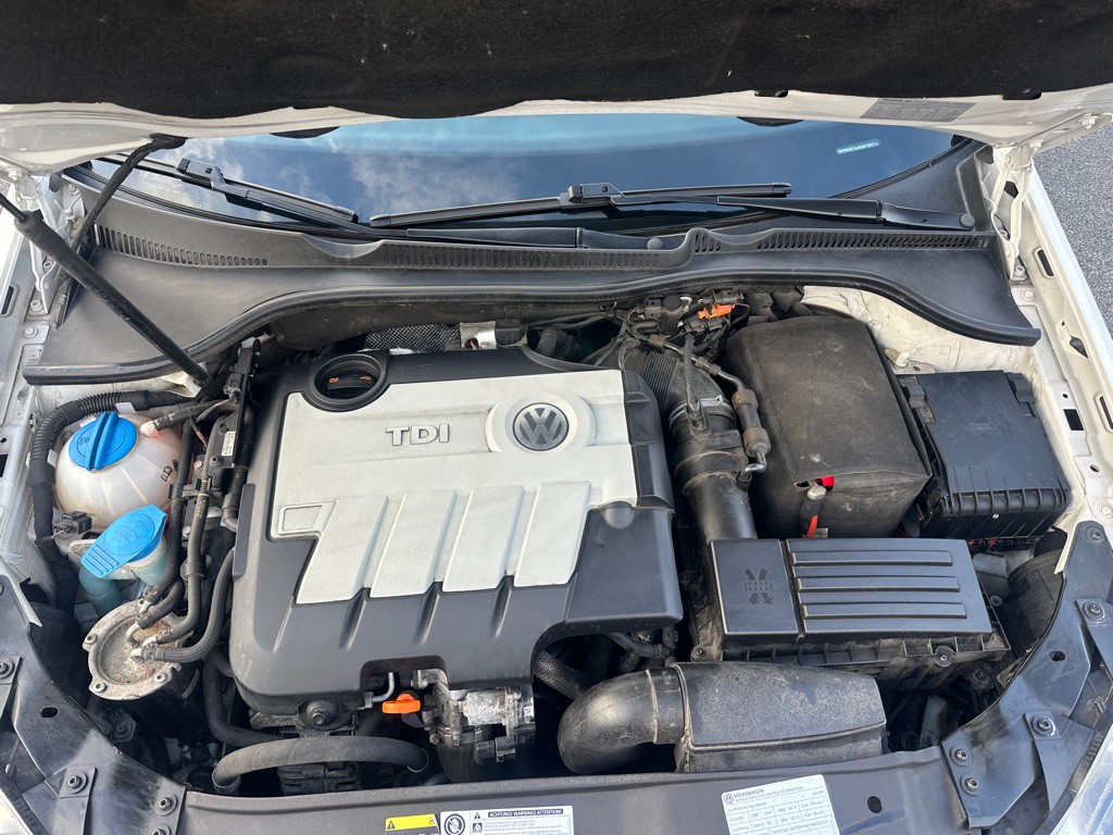 2013 Volkswagen Golf Image 32