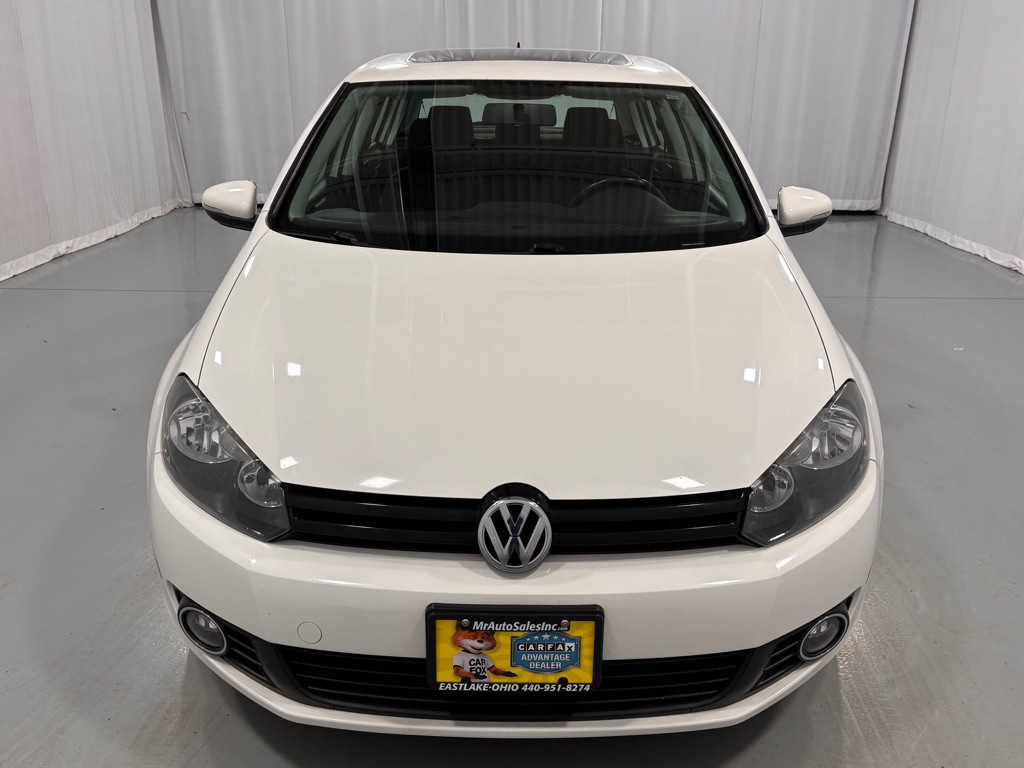 2013 Volkswagen Golf Image 2