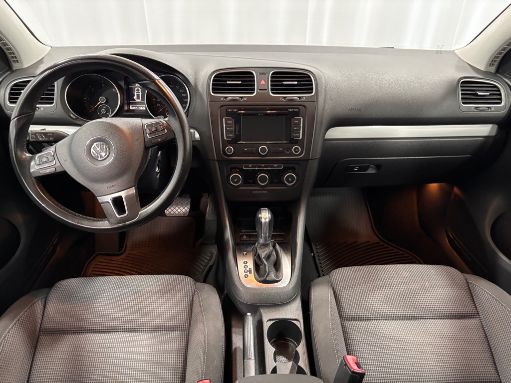 2013 Volkswagen Golf Image 10