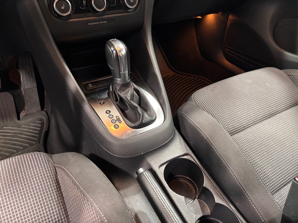 2013 Volkswagen Golf Image 14