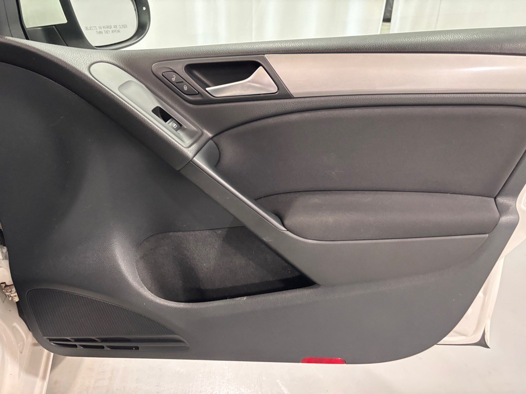 2013 Volkswagen Golf Image 20