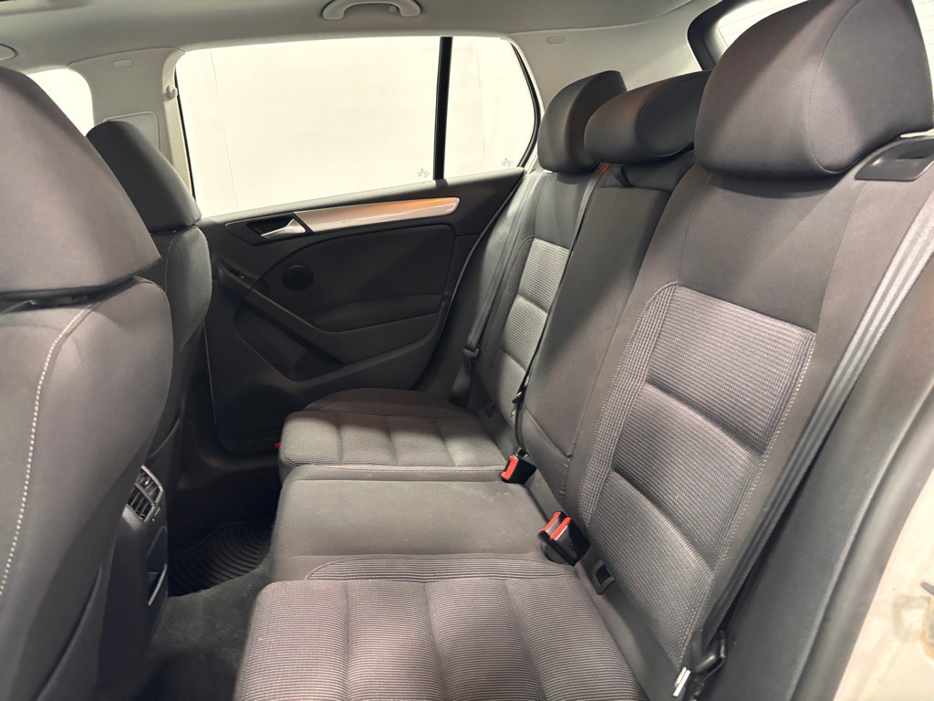 2013 Volkswagen Golf Image 22