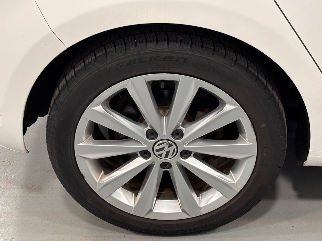 2013 Volkswagen Golf Image 33