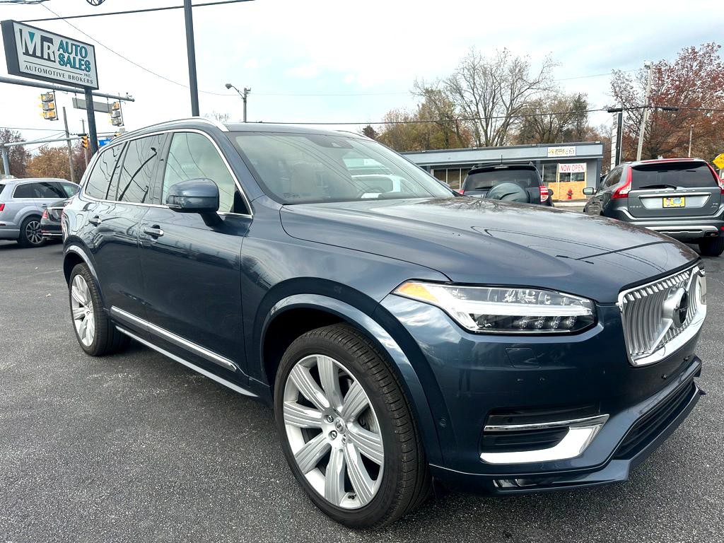 2021 Volvo XC90 Image 2