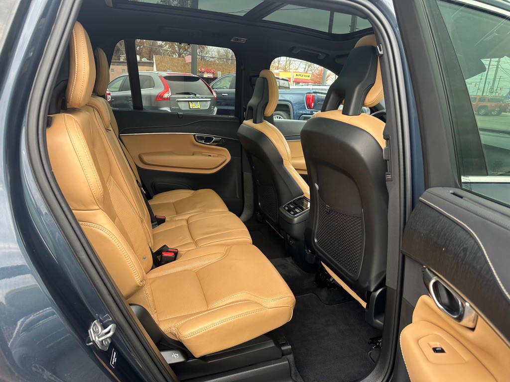 2021 Volvo XC90 Image 15