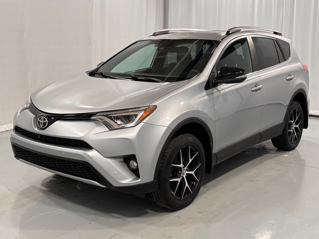 2017 Toyota Rav4 Image 1