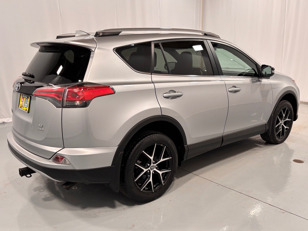 2017 Toyota Rav4 Image 5