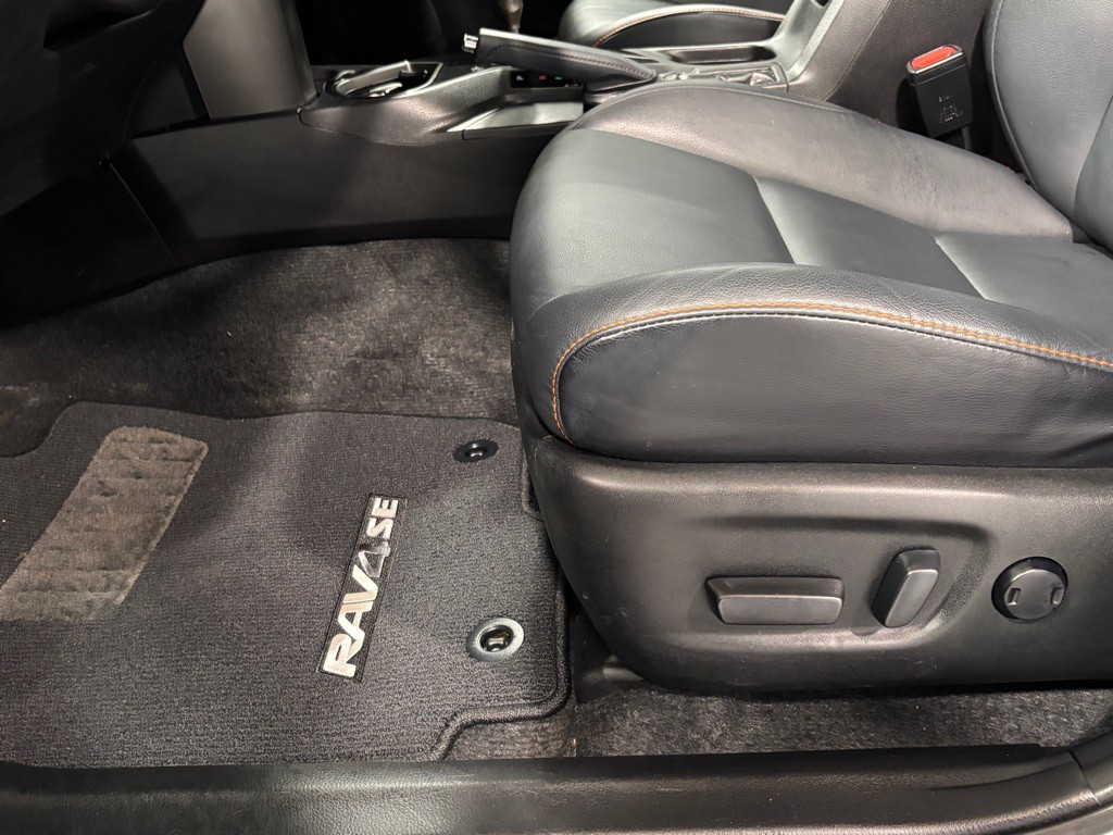 2017 Toyota Rav4 Image 11