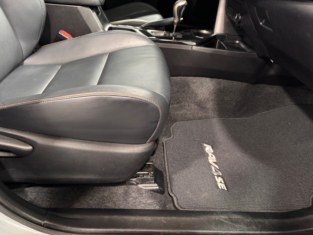 2017 Toyota Rav4 Image 18