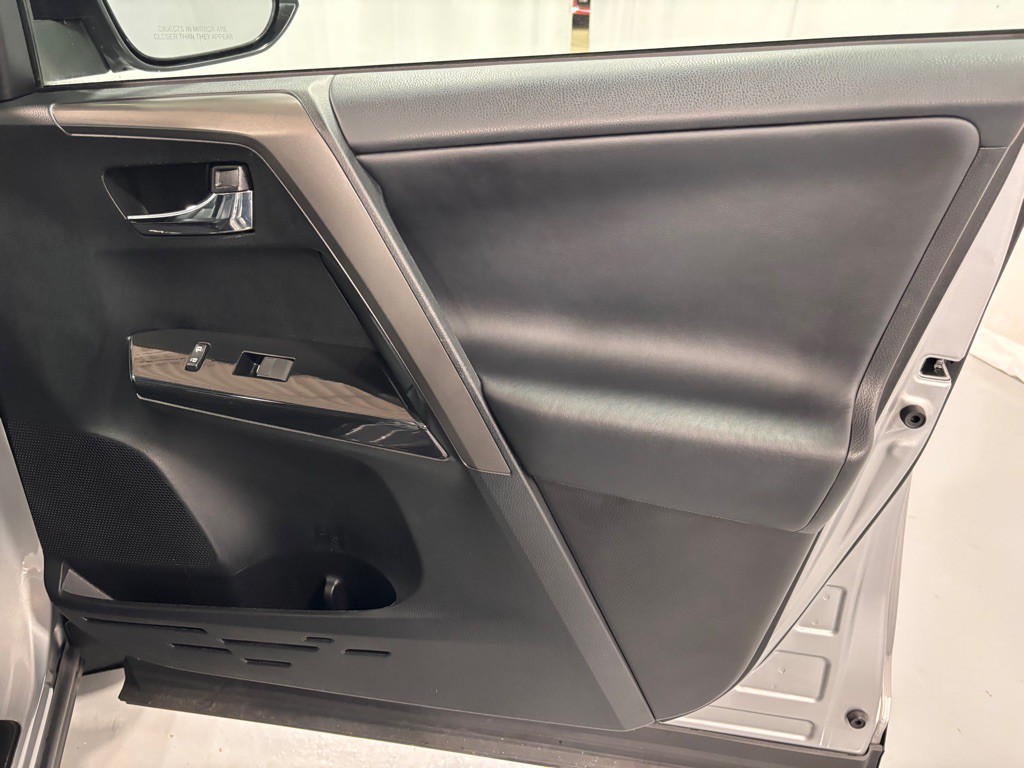 2017 Toyota Rav4 Image 20
