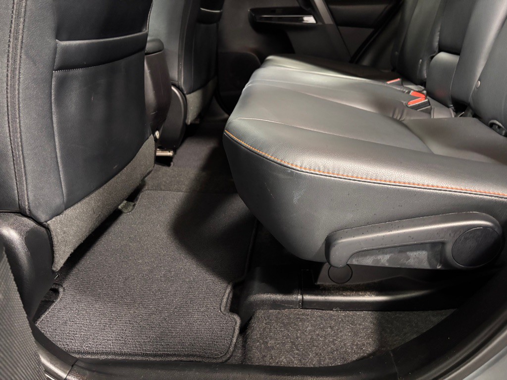 2017 Toyota Rav4 Image 21