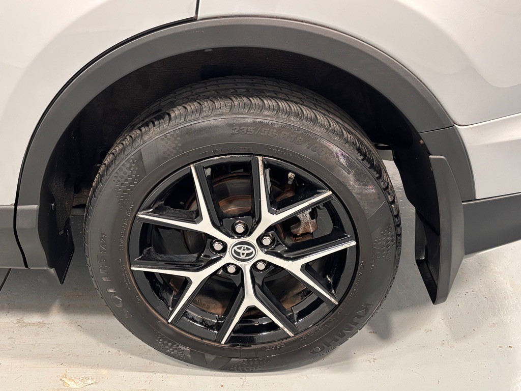 2017 Toyota Rav4 Image 30