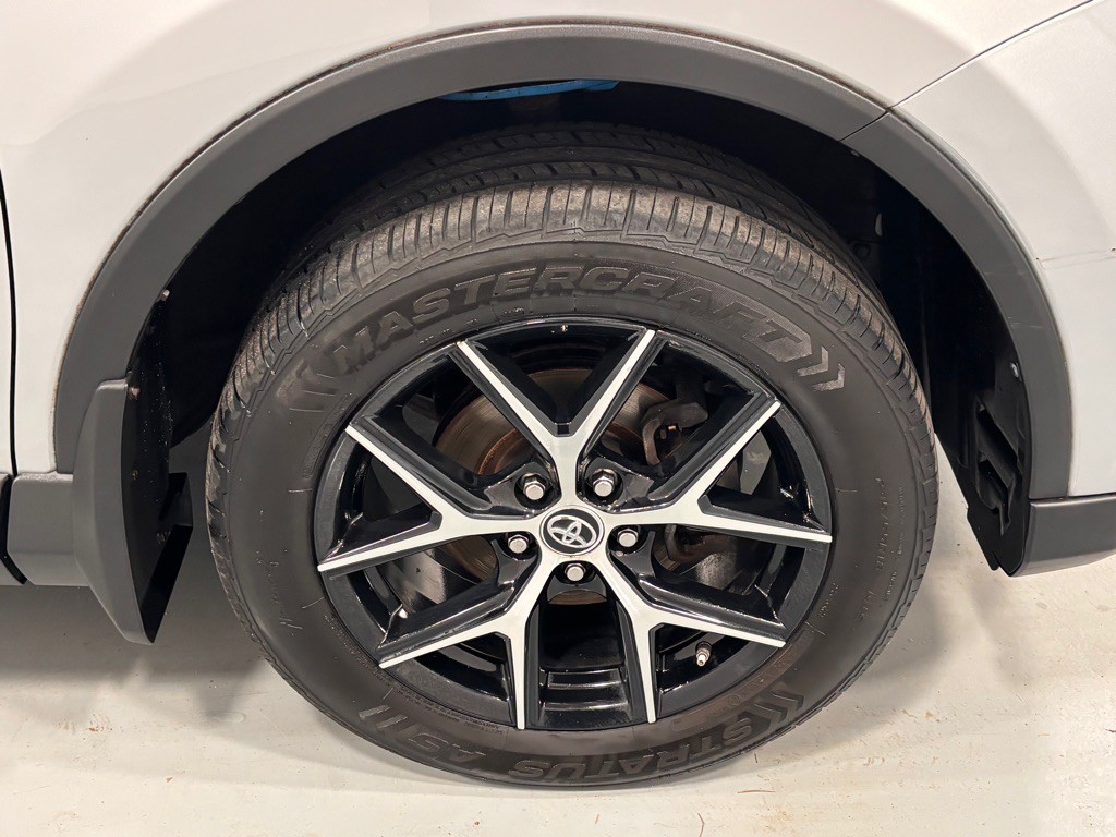 2017 Toyota Rav4 Image 31