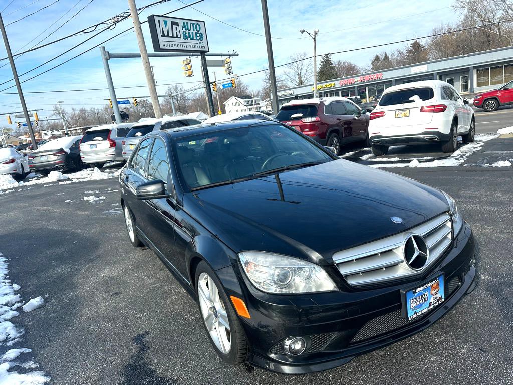 2010 Mercedes-Benz C-Class Image 3