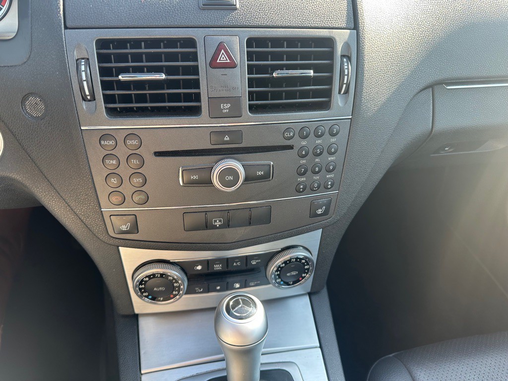 2010 Mercedes-Benz C-Class Image 19