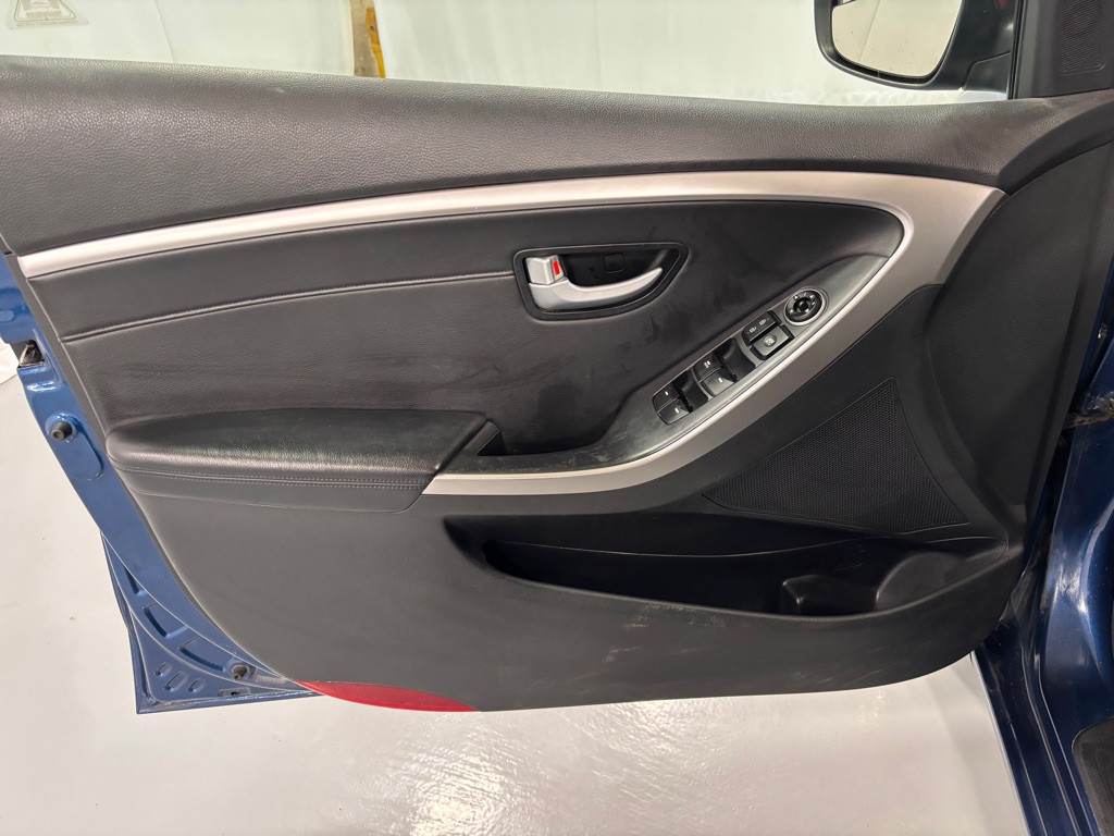 2014 Hyundai Elantra Image 16