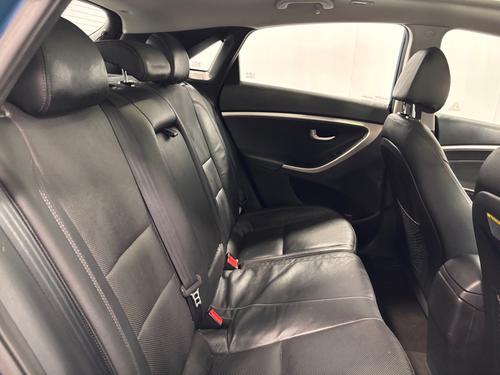 2014 Hyundai Elantra Image 25