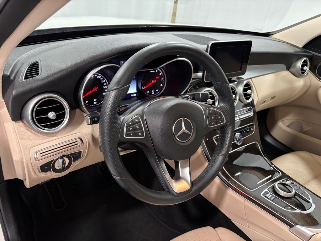 2017 Mercedes-Benz C-Class Image 9