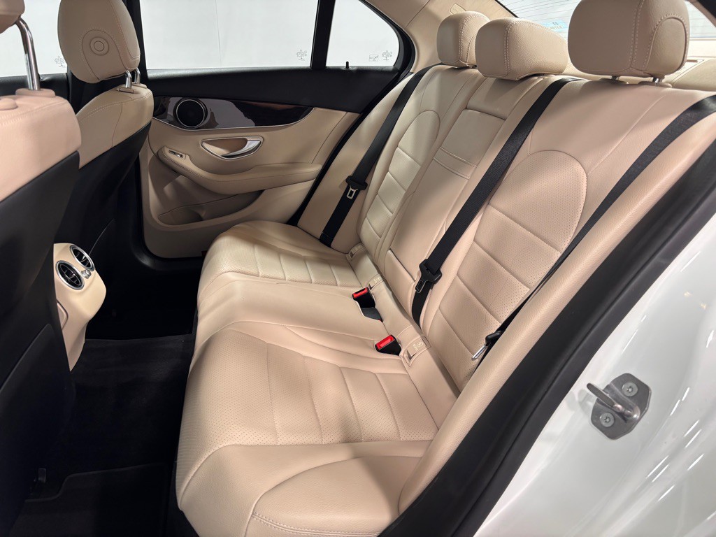 2017 Mercedes-Benz C-Class Image 22