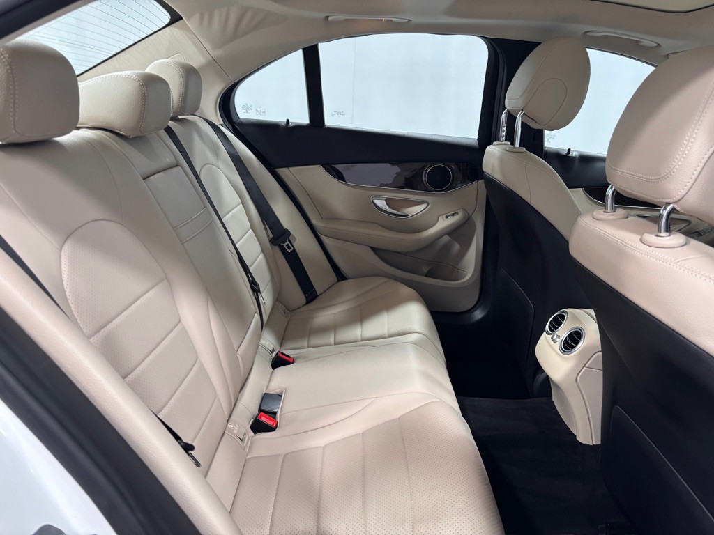 2017 Mercedes-Benz C-Class Image 25