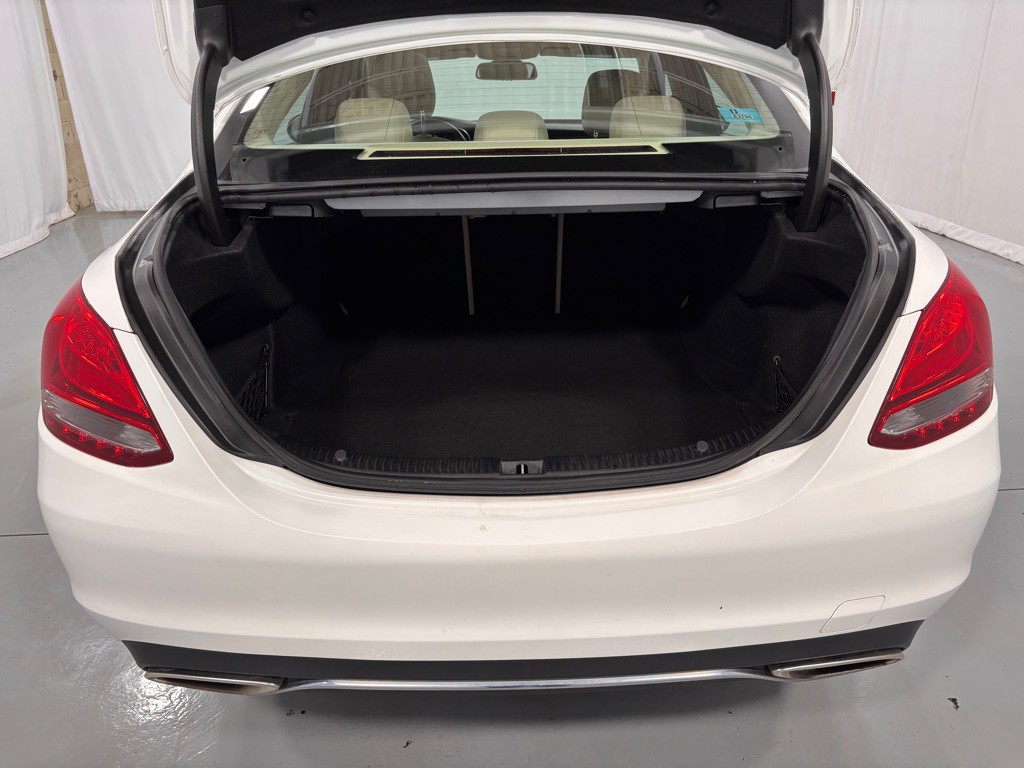2017 Mercedes-Benz C-Class Image 28