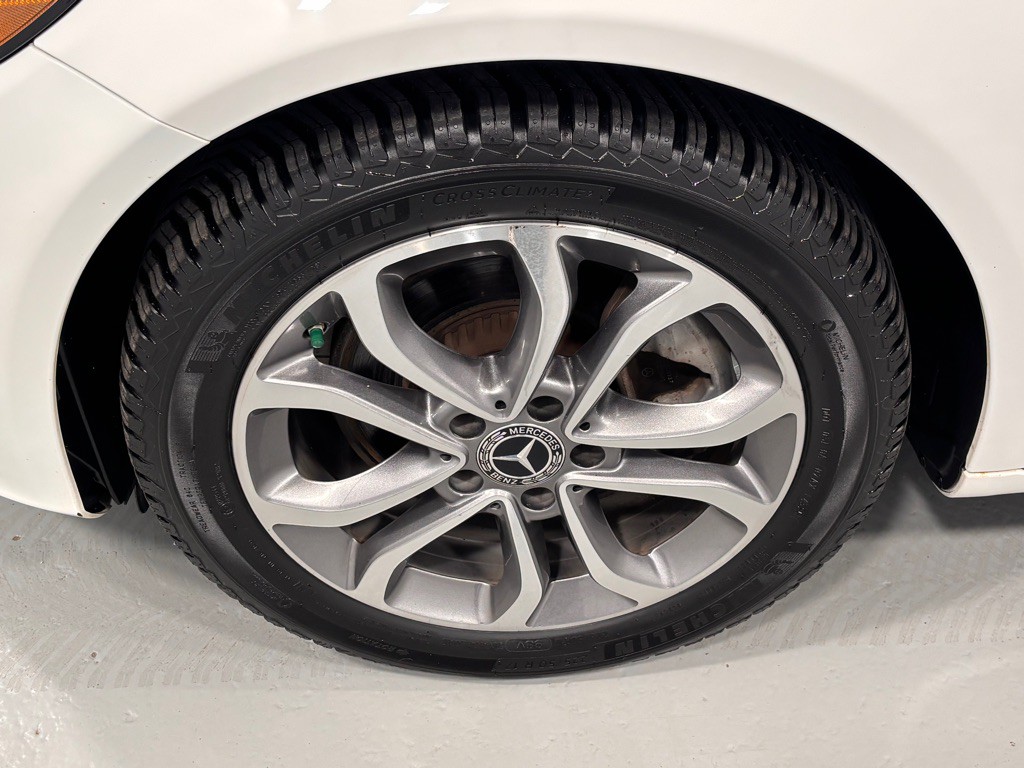 2017 Mercedes-Benz C-Class Image 30