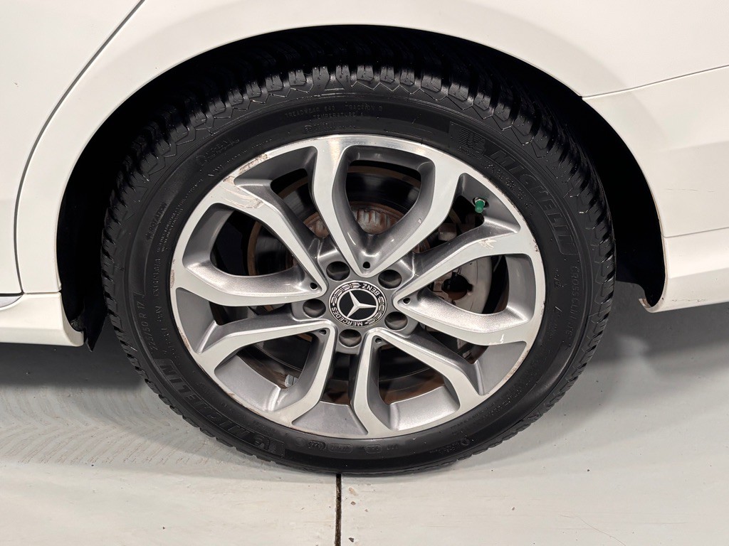 2017 Mercedes-Benz C-Class Image 31