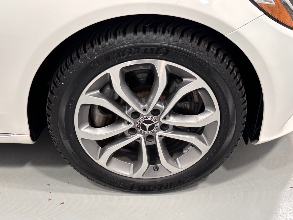 2017 Mercedes-Benz C-Class Image 32