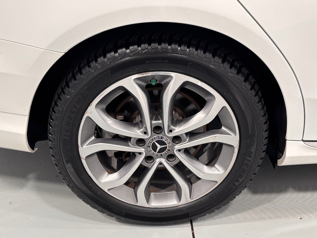 2017 Mercedes-Benz C-Class Image 33