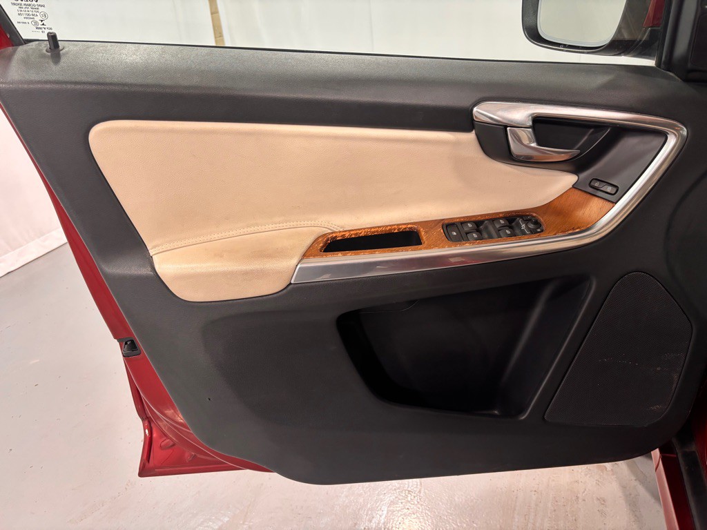 2014 Volvo XC60 Image 16