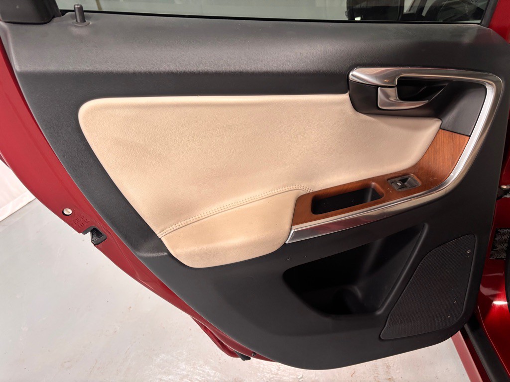 2014 Volvo XC60 Image 23