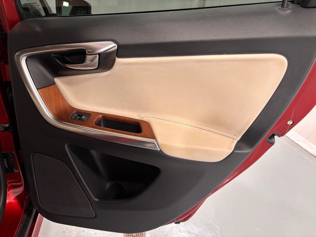 2014 Volvo XC60 Image 27