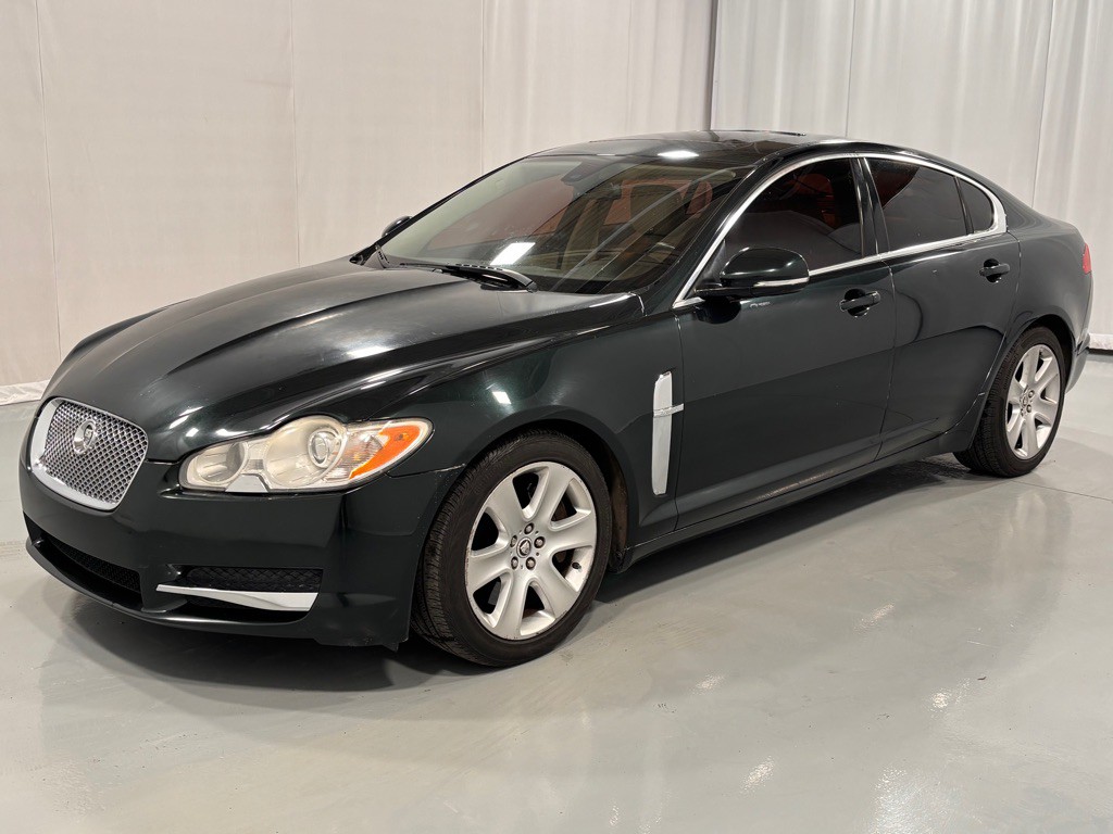 2011 Jaguar XF Image 1
