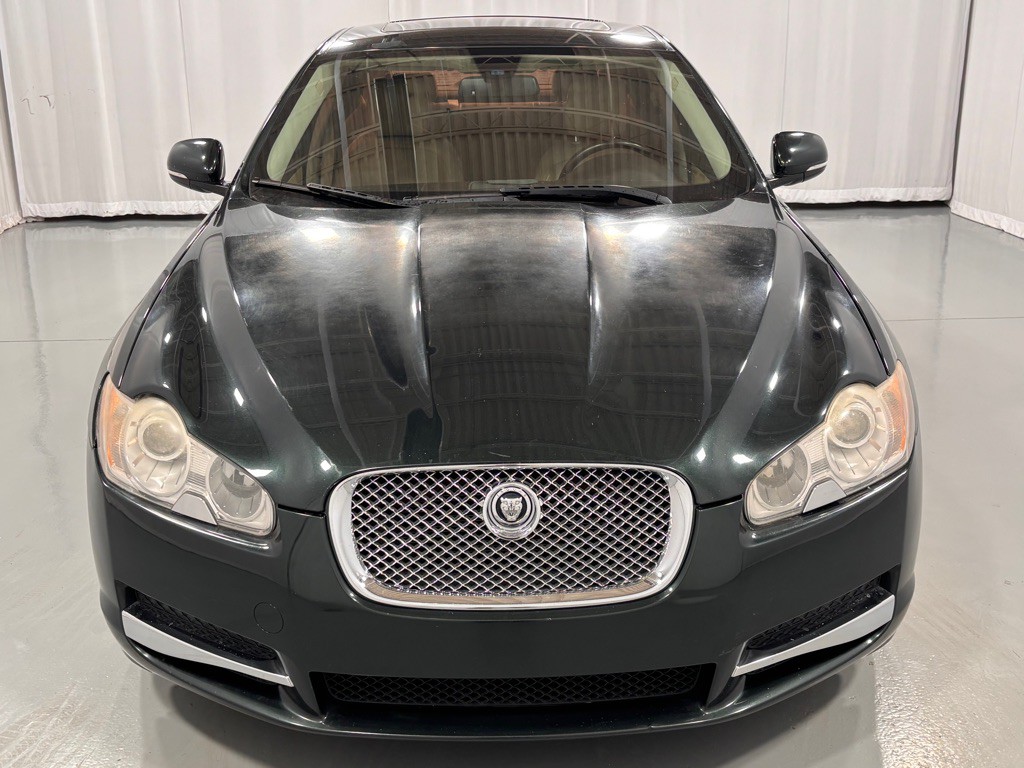 2011 Jaguar XF Image 2