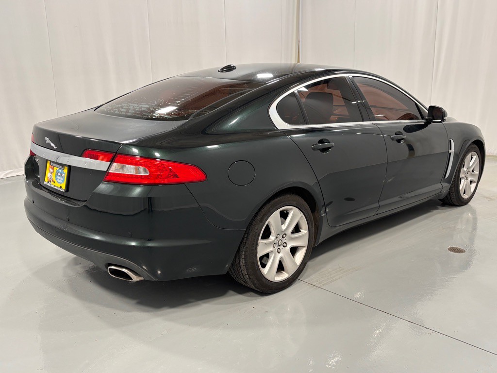 2011 Jaguar XF Image 5
