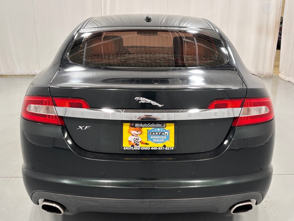 2011 Jaguar XF Image 6