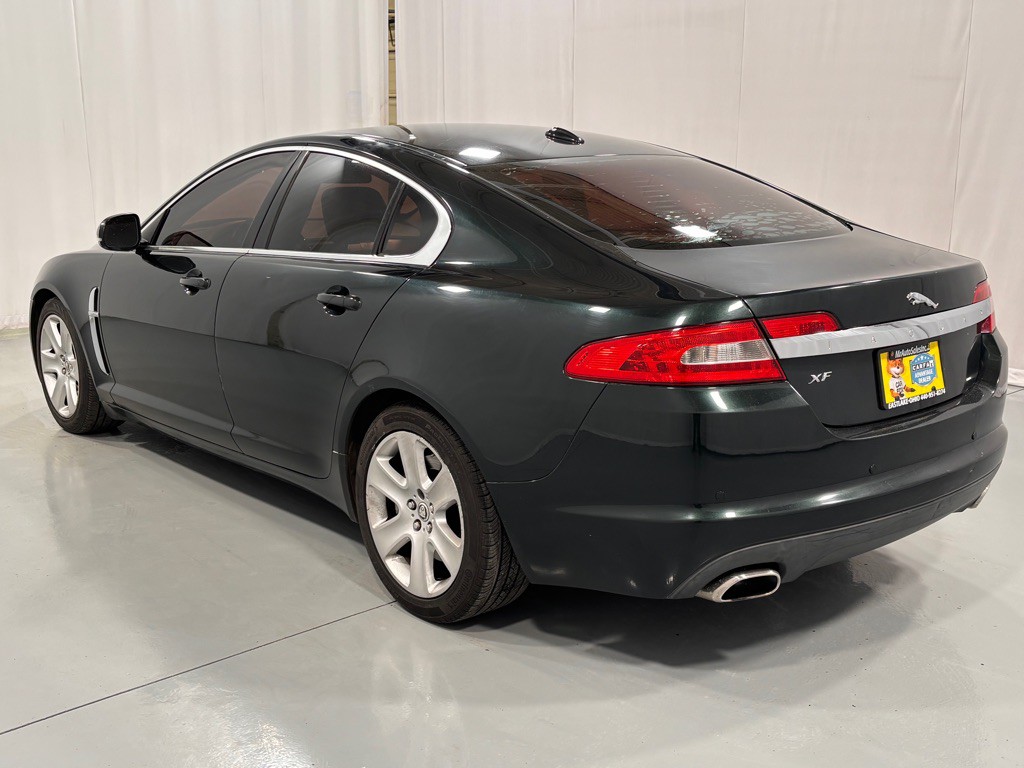 2011 Jaguar XF Image 7