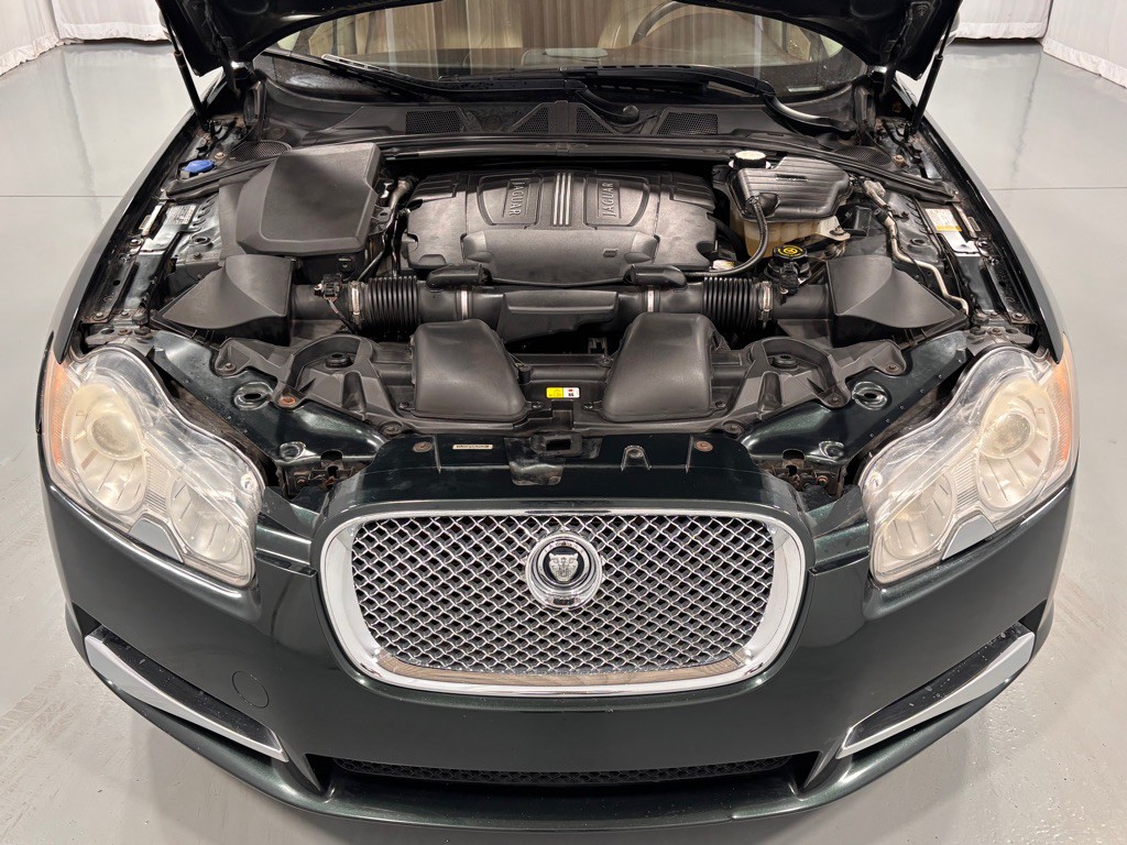 2011 Jaguar XF Image 29