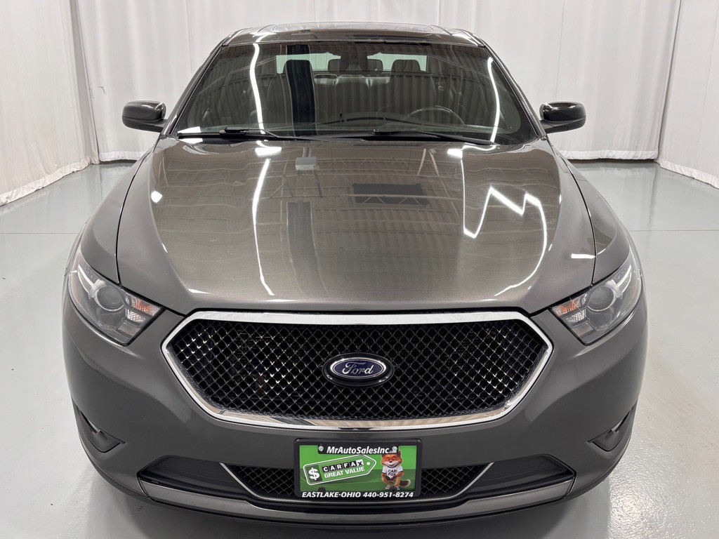 2018 Ford Taurus Image 2