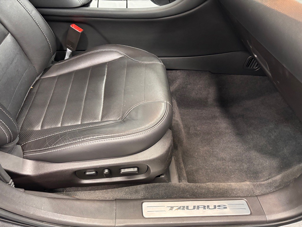 2018 Ford Taurus Image 18