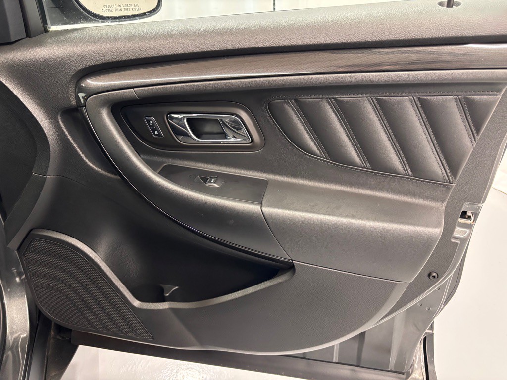 2018 Ford Taurus Image 20