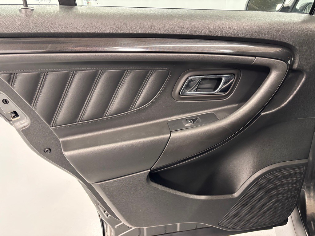 2018 Ford Taurus Image 23