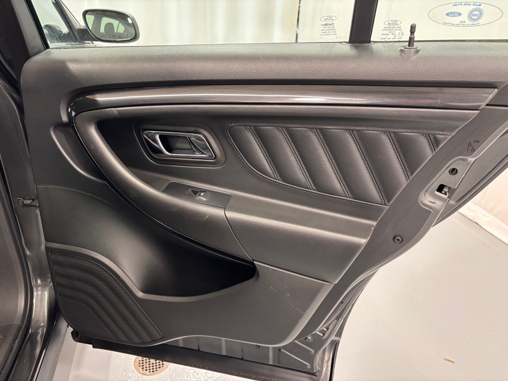 2018 Ford Taurus Image 27