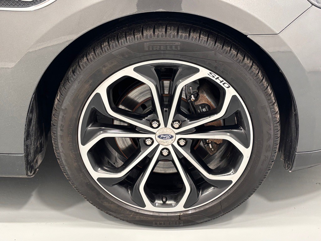 2018 Ford Taurus Image 32