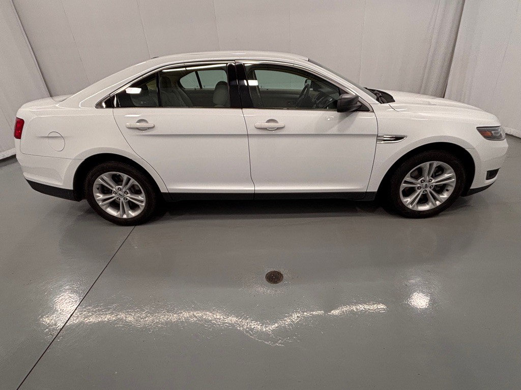 2018 Ford Taurus Image 4